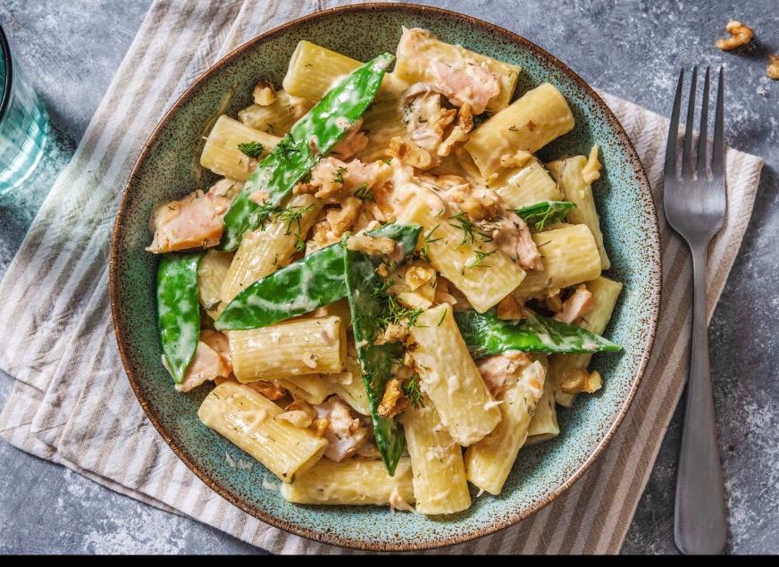 Buğusu tüten trüflü tagliatelle tabağı